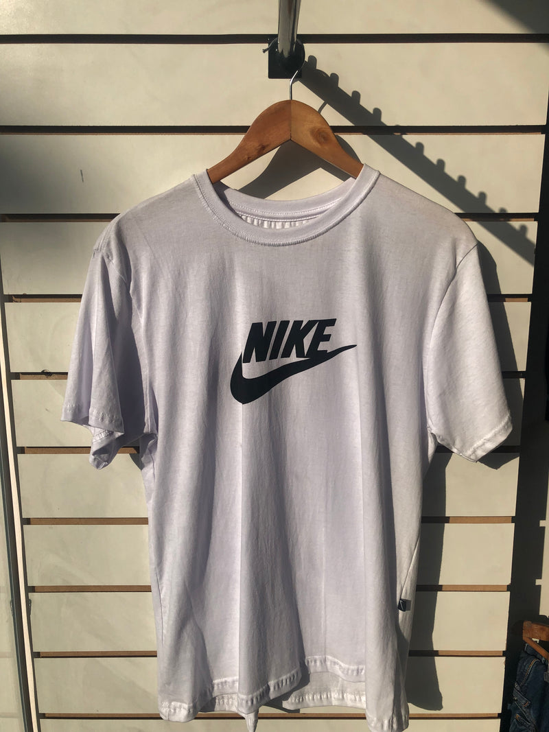 Camisa Nike - Tamanho P e G